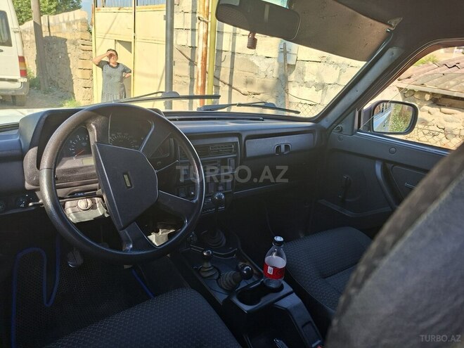 LADA (VAZ) Niva-17