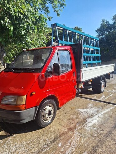 Ford Transit-9