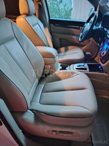 Hyundai Santa Fe-12