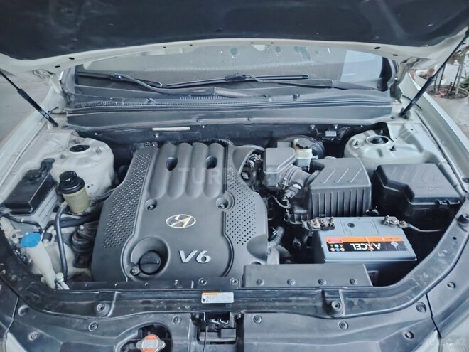 Hyundai Santa Fe-13