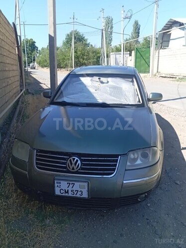 Volkswagen Passat-1