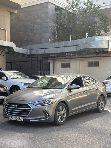 Hyundai Elantra-1