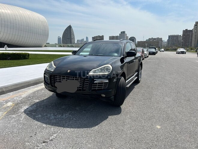 Porsche Cayenne Turbo-1