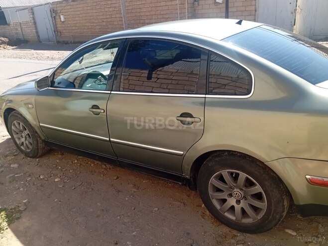 Volkswagen Passat-8