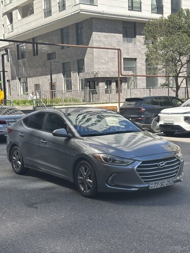 Hyundai Elantra-2