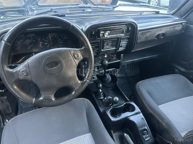 LADA (VAZ) Niva-11