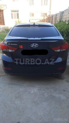 Hyundai Elantra-2