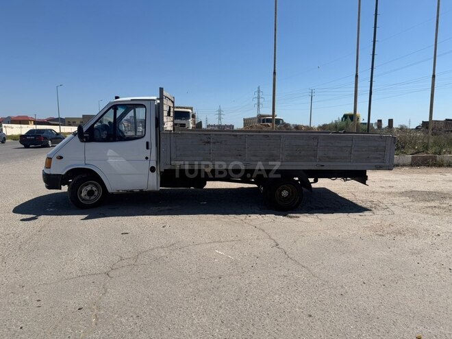 Ford Transit-7