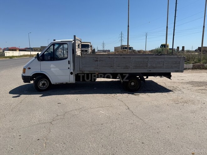 Ford Transit-6