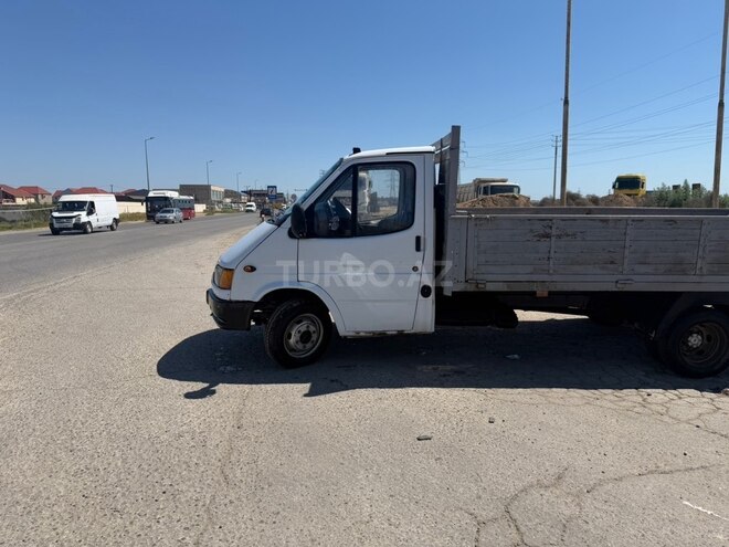 Ford Transit-5