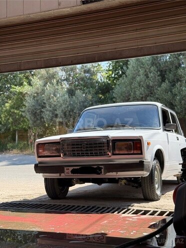 LADA (VAZ) 2107-1