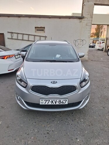 Kia Carens-1
