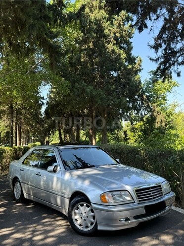 Mercedes C 200-1