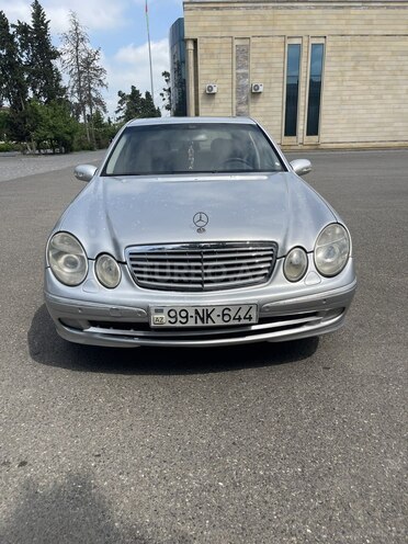 Mercedes E 270-2