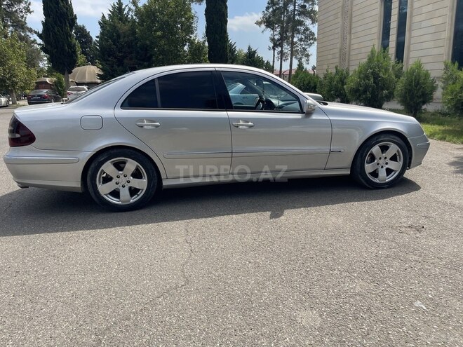Mercedes E 270-5