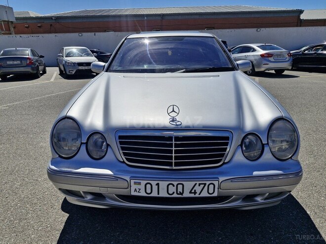Mercedes E 200-1