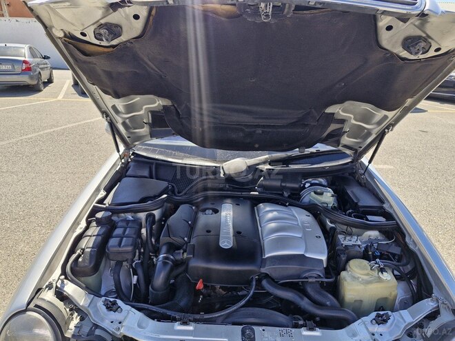 Mercedes E 200-2