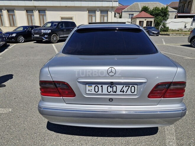 Mercedes E 200-3