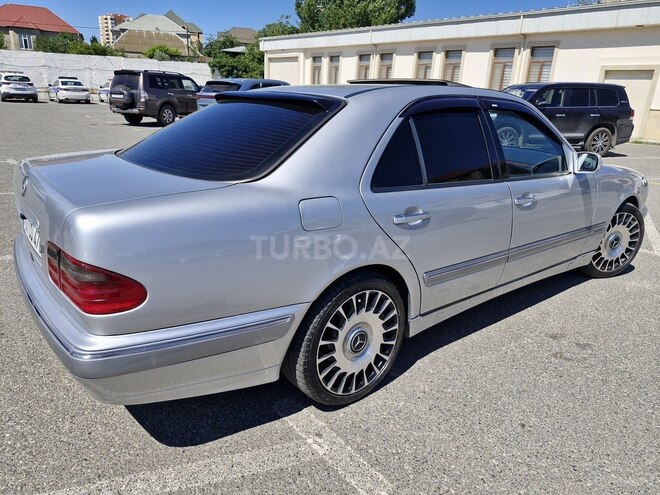 Mercedes E 200-4