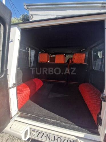 Mercedes G 270-11