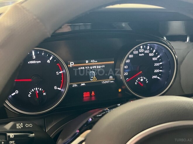 Kia Carnival-7