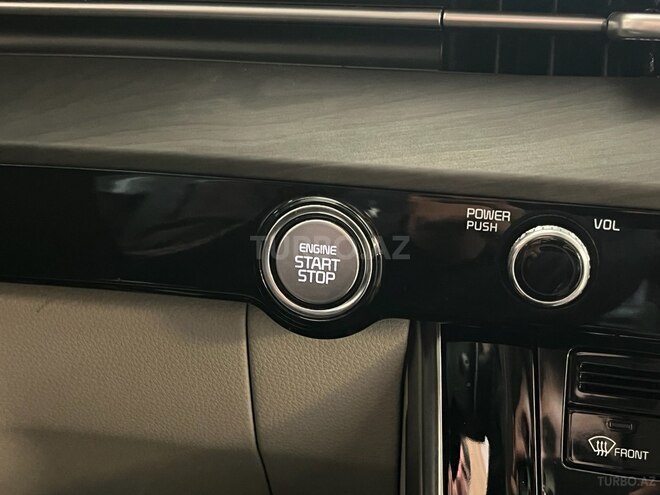 Kia Carnival-12