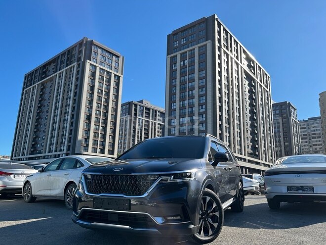 Kia Carnival-1