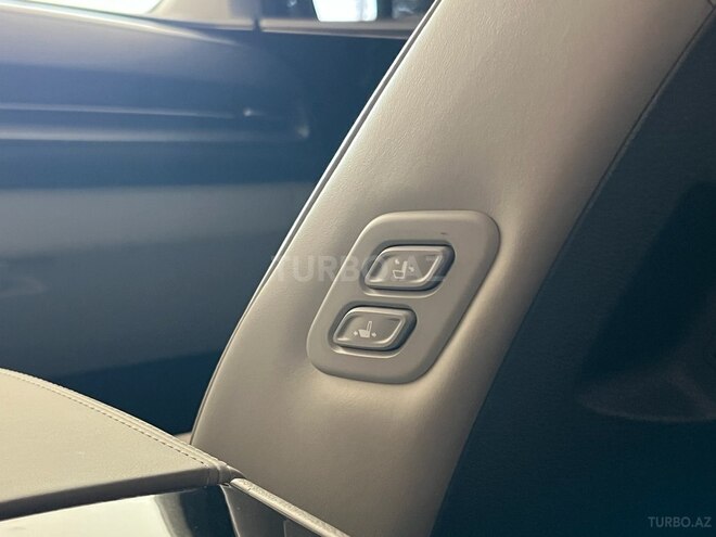 Kia Carnival-19