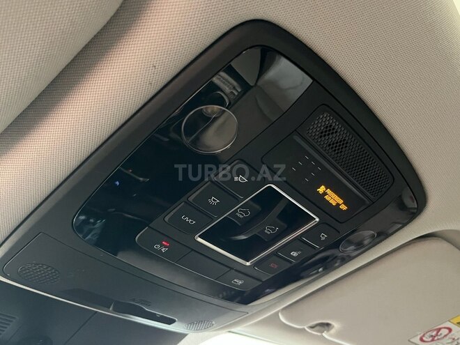 Kia Carnival-16