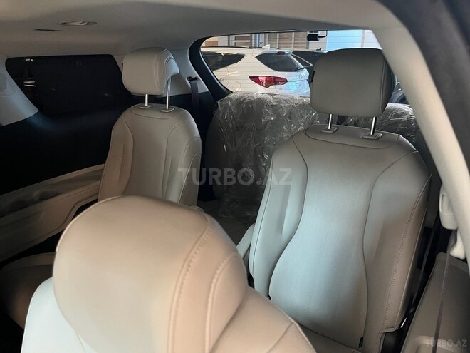 Kia Carnival-26