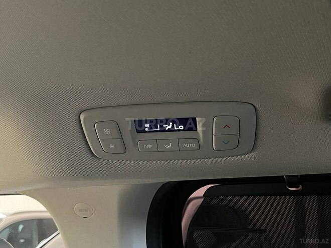 Kia Carnival-24