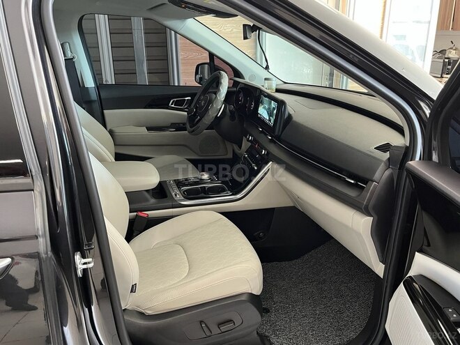 Kia Carnival-32