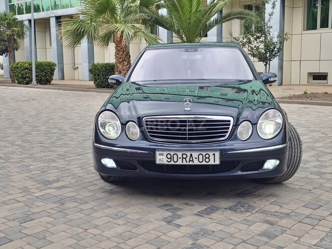 Mercedes E 240-1