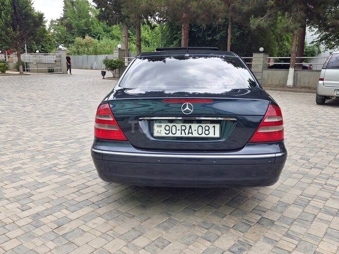 Mercedes E 240-2