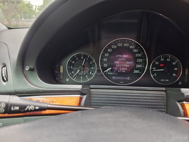 Mercedes E 240-9