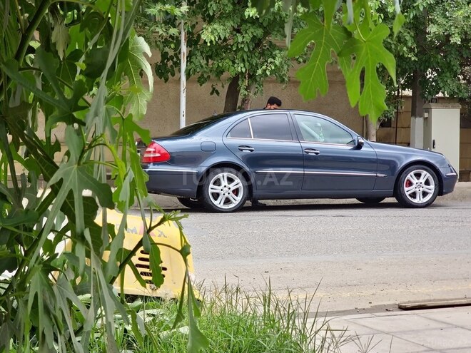 Mercedes E 240-3