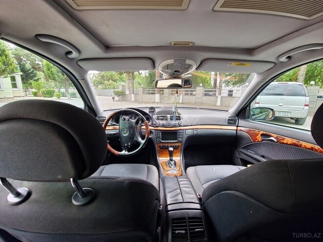 Mercedes E 240-6