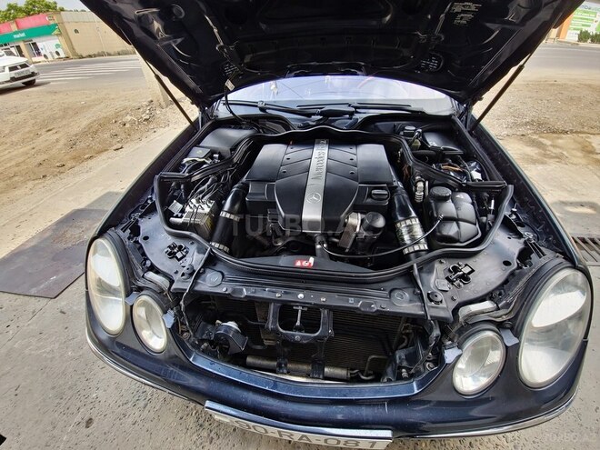 Mercedes E 240-4