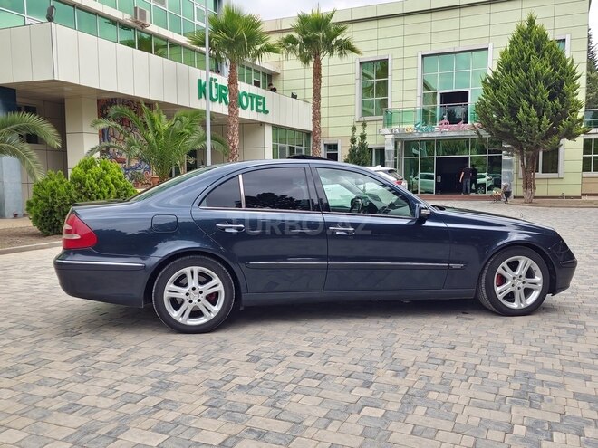 Mercedes E 240-13