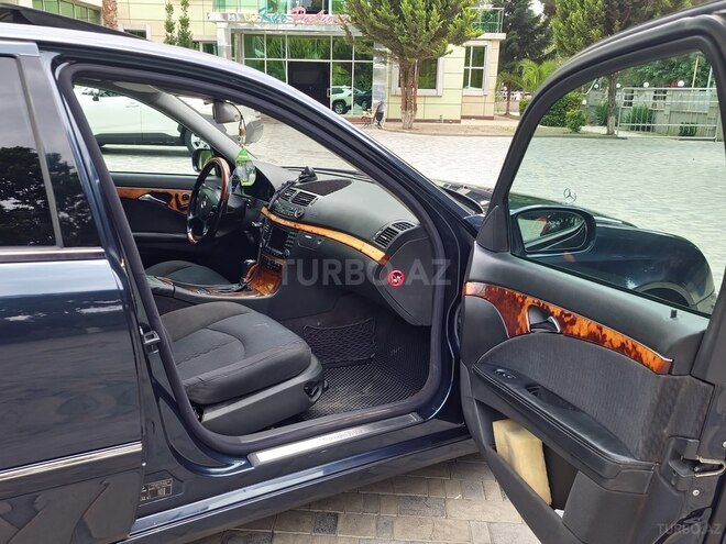 Mercedes E 240-12