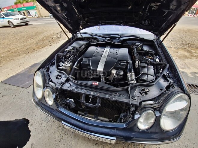 Mercedes E 240-17