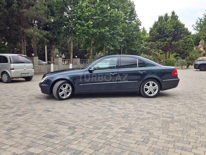 Mercedes E 240-16