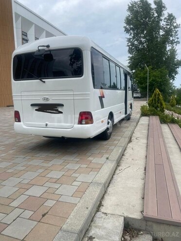 Hyundai County-3