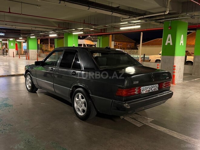 Mercedes 190-5