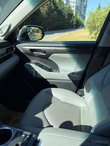 Toyota Highlander-12