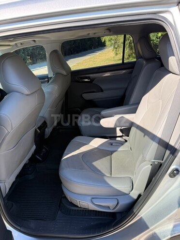 Toyota Highlander-16