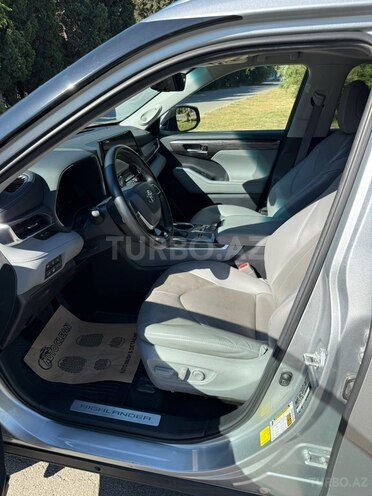 Toyota Highlander-13