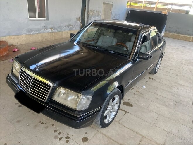 Mercedes 220 E-3