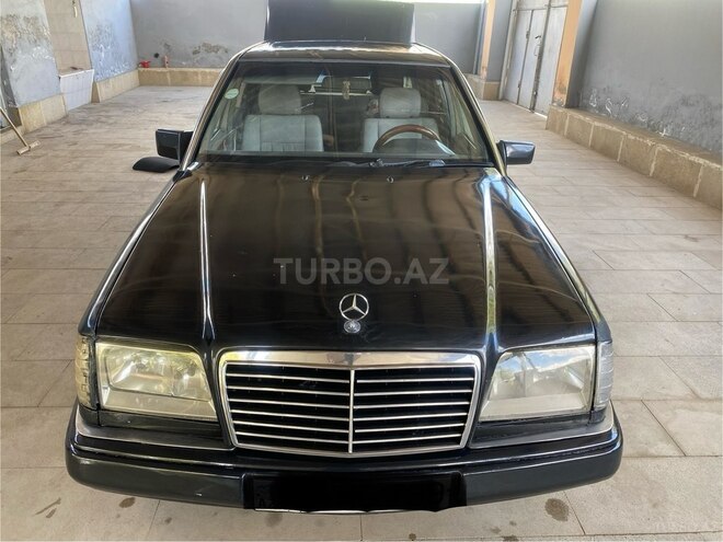 Mercedes 220 E-5