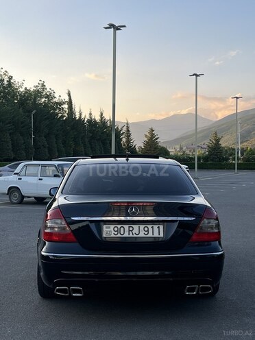 Mercedes E 280-8